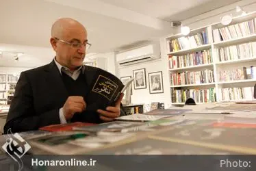 كتابگردي اهالي فرهنگ و هنر در شهركتاب فرشته