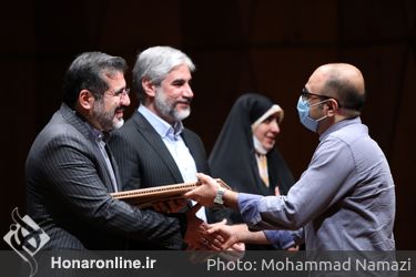 آیین اهدای جوایز پدیدآورندگان آثار شایسته تقدیر سی و نهمین جایزه کتاب سال 