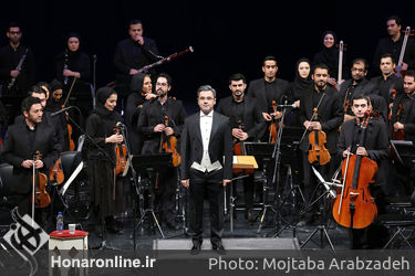 اجرای قطعه "نی نوا" توسط ارکستر ملی ایران