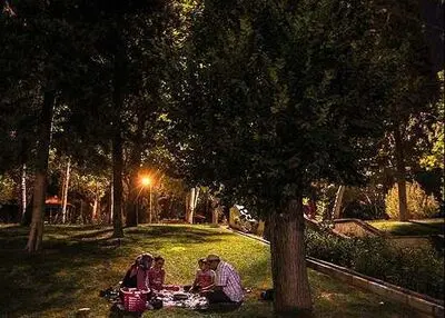 طراحی شهری و شب‌های تاریک تهران / گردش‌‌گری شهری در خاموشی فرو رفته است