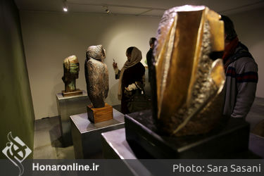 نمایشگاه مجسمه‌های سیمین اکرامی در گالری دیلمان