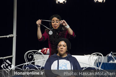  تقدیر از بهروز بقایی در اجرای نمایش "آپرکات" 