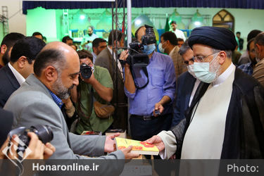 بازدید رئیس جمهور از سی و سومین نمایشگاه بین المللی کتاب تهران