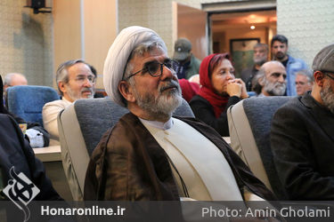 رونمایی از کتاب "چهل سال نمایش" و تقدیر از ۱۰ هنرمند انقلاب 