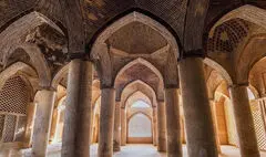 نگاهی به معماری مسجد جامع اصفهان؛ مسجدی با چهارده محراب