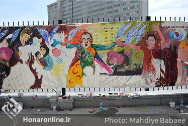 نقاشی گروهی صلح   توسط جمعی از هنرمندان در موزه استاد صنعتی
