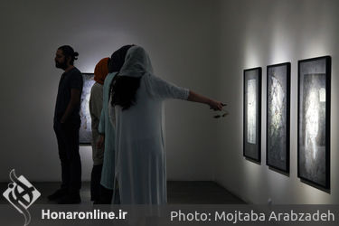 نمایشگاه عکس های امین طلاچیان با عنوان "قطعه 41 " در گالری اُ