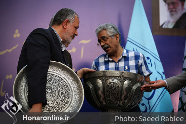 رونمایی از تابلوی گذر صنایع دستی تهران در  روز جهانی صنایع دستی