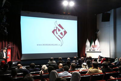 هنرآنلاین میزبان رسانه‌های خارجی بیست و سومین نمایشگاه مطبوعات شد / بازدید خبرنگاران خارجی از موزه هنرهای معاصر به دعوت هنرآنلاین