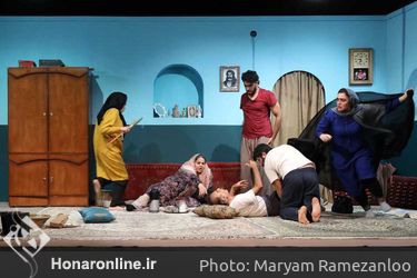 نمایش «هملت پشت کوهی» در سالن چهارسو