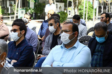 آغاز هفته هنر انقلاب با ادای احترام به مقام شهدا و تجدید پیمان با آرمان‌های امام خمینی(ره)
