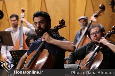 تمرین ارکستر سمفونیک تهران با رهبری منوچهر صهبایی
