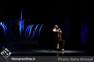 اجرای نمایش‌ «مدق الحنا» از کشور عمان در چهل و یکمین جشنواره تئاتر فجر - تالار وحدت