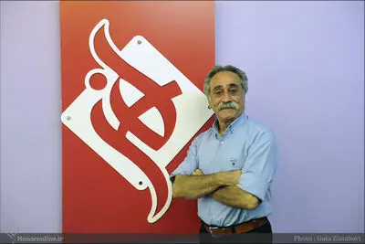 گوینده رادیو نباید فکر کند با هر ادبیاتی می‌تواند مخاطب را بخنداند /  هیچ‌کس نمی‌تواند جای منوچهر نوذری را بگیرد / با علیرضا جاویدنیا از "خارج از محدوده" تا "صبح جمعه با شما"