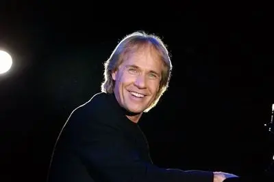 French pianist Richard Clayderman announces shows in Tehran
