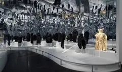 از هفته طراحی دبی تا اجرای برنده بی‌ینال ونیز در آلمان / نگاهی به خبرهای هنری در سراسر جهان