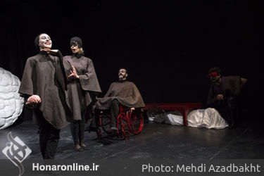 نمایش "بازرس هاند واقعی" در تماشاخانه مهرگان