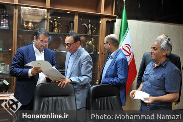 دیدار جمعی از هنرمندان با رضا رحمانی  وزیر صنعت، معدن و تجارت 