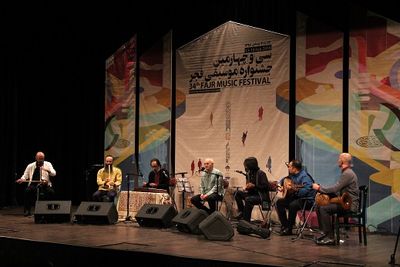 شب موسیقی ایرانی در ایوان شمس / گروه روشنا روی صحنه رفت