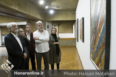 بازدید محمدرضا عارف و سیده فاطمه ذوالقدر از نمایشگاه بهمن پناهی