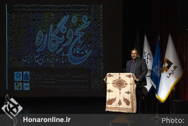 بازدید دکترسید مجتبی حسینی از نمایشگاه آثار سوزن‌دوزی معاصر ایران
