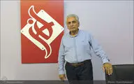 کارخانه‌ را نبستم تا روی پای خودم بایستم / خود ما پای برندهای خارجی را به کشور باز کرده‌‌ایم / گفت‌و‌گوی هنرآنلاین با سیامک زندیه