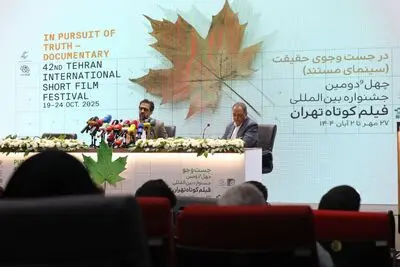 بهروز شعیبی: هیچ فیلمی را بر مبنای نظر شخصی از جشنواره حذف نکردم
