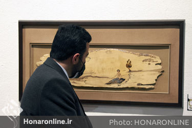 بازدید نایب رییس کمیسیون فرهنگی مجلس از نمایشگاه نگاره‌های چوبی در فرهنگسرای نیاوران
