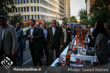رونمایی از تابلوی گذر صنایع دستی تهران در  روز جهانی صنایع دستی
