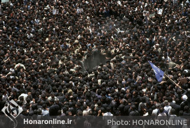 تشییع‌ امام خمینی (ره) به‌ روایت عکاس فرانسوی