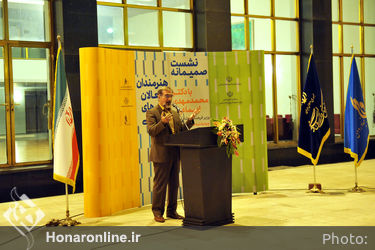 نشست صمیمانه هنرمندان و فعالان هنرهای تجسمی با وزیر فرهنگ و ارشاد اسلامی(2)