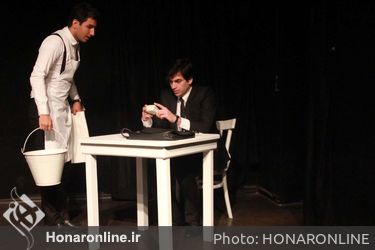 نمایش "ظَمان، مَکان، ذَبان" در خانه نمایش مهرگان