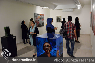 نقاشی چیدمان‌های سحر سیدنژاد با عنوان "شبحی بر جهان سایه افکنده است" در گالری دید 