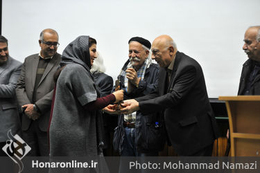 آیین اعطای نخستین جایزه آینه دار دوران در زادروز استاد باستانی پاریزی