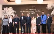 فرهادی و گروه «قهرمان» روی فرش قرمز کن | استقبال ویژه تماشاگران سالن بزرگ لومیر از کارگردان ایرانی برنده اسکار