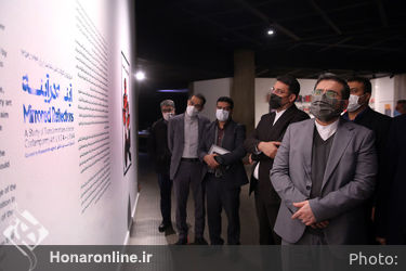 بازدید وزیر فرهنگ ارشاد اسلامی از نمایشگاه «آینه در آینه» 
