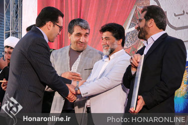 رونمایی از یازده عنوان کتاب و تجلیل از فعالان عرصه شعر و ادب