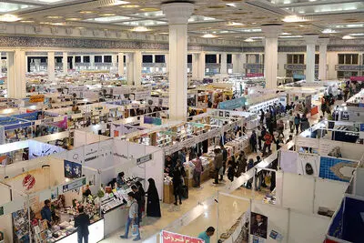 جای پای بزرگ بیلبوردها! / گزارش میدانی هنرآنلاین از یکی از روزهای سی و یکمین نمایشگاه کتاب تهران