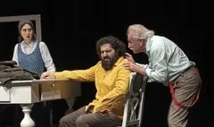 دوشنبه‌های نقد تئاتر با «آقای اشمیت کیه؟» سهراب سلیمی | همگی هویت باخته‌اند