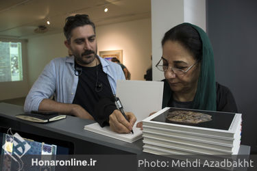 نمایشگاه آثار و رونمایی کتاب فرح اصولی در گالری پروژه‌های ۰۰۹۸۲۱ 