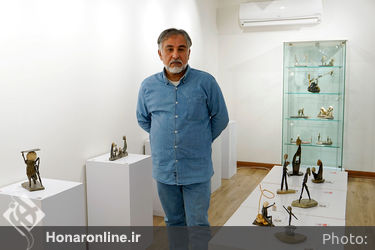 نمایشگاه مجسمه های سنگی "سید رحیم حسینی" با عنوان "نبض درون" در گالری بهارک 