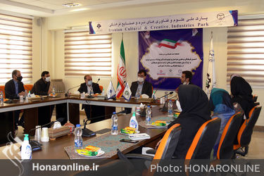امضای تفاهم‌نامه همکاری میان انجمن فرهنگی هنری طراحان و تولیدکنندگان پوشاک مدارس ایران و پارک ملی علوم و فناوری‌های نرم و صنایع فرهنگی