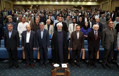 رئیس جمهور: اصحاب فرهنگ و هنر گله‌های بحقی دارند / علی نصیریان: هنر می‌تواند امید را در دل مردم زنده نگاه دارد / معتمدآریا: ما هنرمندان توانمندی هستیم که برای فعالیت نیاز به حمایت نداریم