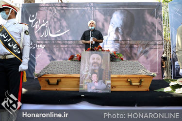مراسم خاکسپاری زنده یاد محمد‌علی کشاورز