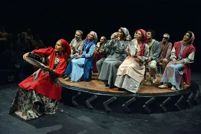 یک "کمدی درام موزیکال" اجتماعی و سیاسی / نگاهی به نمایش "مُطرب" بهزاد فراهانی