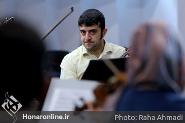 تمرین امروز ارکستر سمفونیک تهران به رهبری نصیر حیدریان، رهبر دائم این ارکستر در تالار دهلوی اول آبان ماه ۱۴۰۱