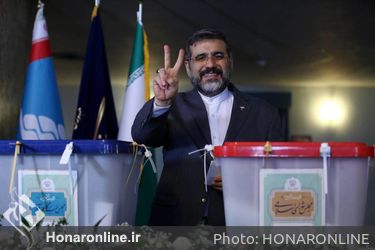 حضور اهالی فرهنگ و هنرمندان پای صندوق رای تالار وحدت