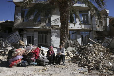 Paris-based Iranian artist mobilizes support for Kermanshah quake relief efforts  