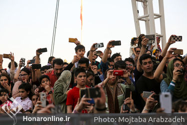 شادپیمایی عروسک‌ها در بوستان آب و آتش‎