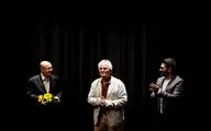 جایزه بهترین نمایش سال به علی رفیعی رسید نشان عالی یونسکو به بهرام بیضایی / برگزیدگان هجدهمین جشن سالیانه انجمن منتقدان خانه تئاتر معرفی شدند